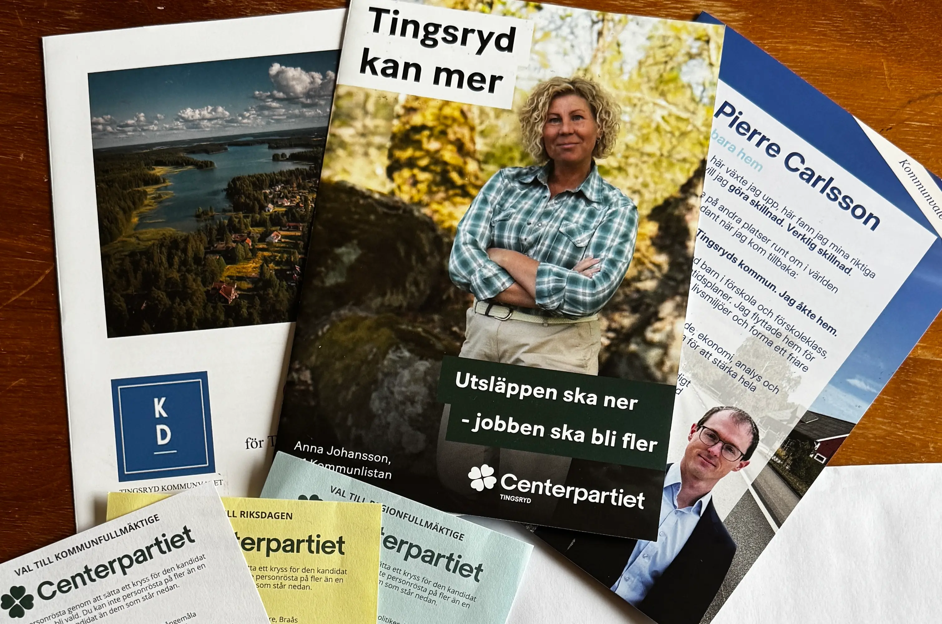 Centerpartiets gemensamma hushållsutskick inför valet tillsammans med de övriga två allianspartierna, M och KD.