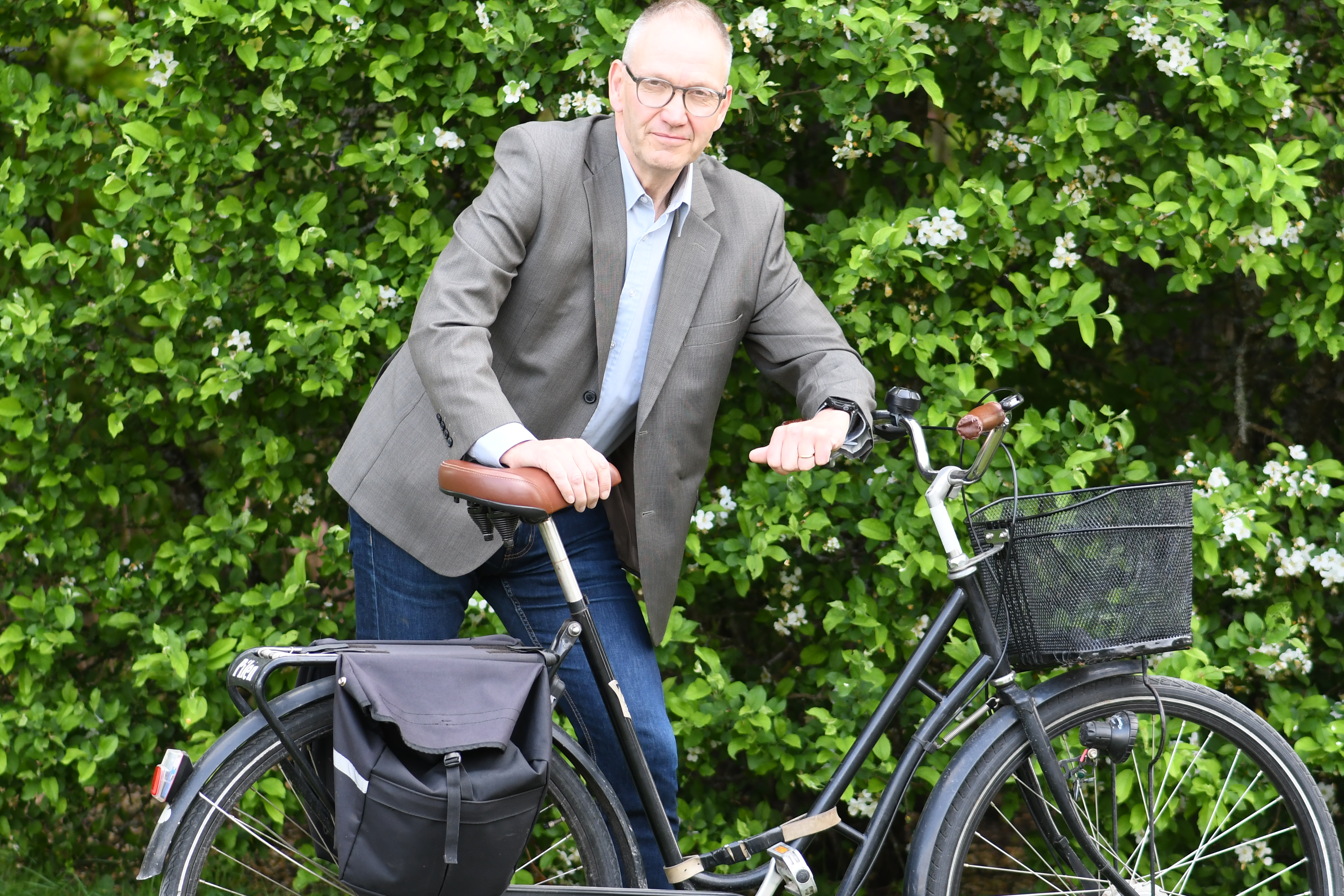 Tommy med cykel
