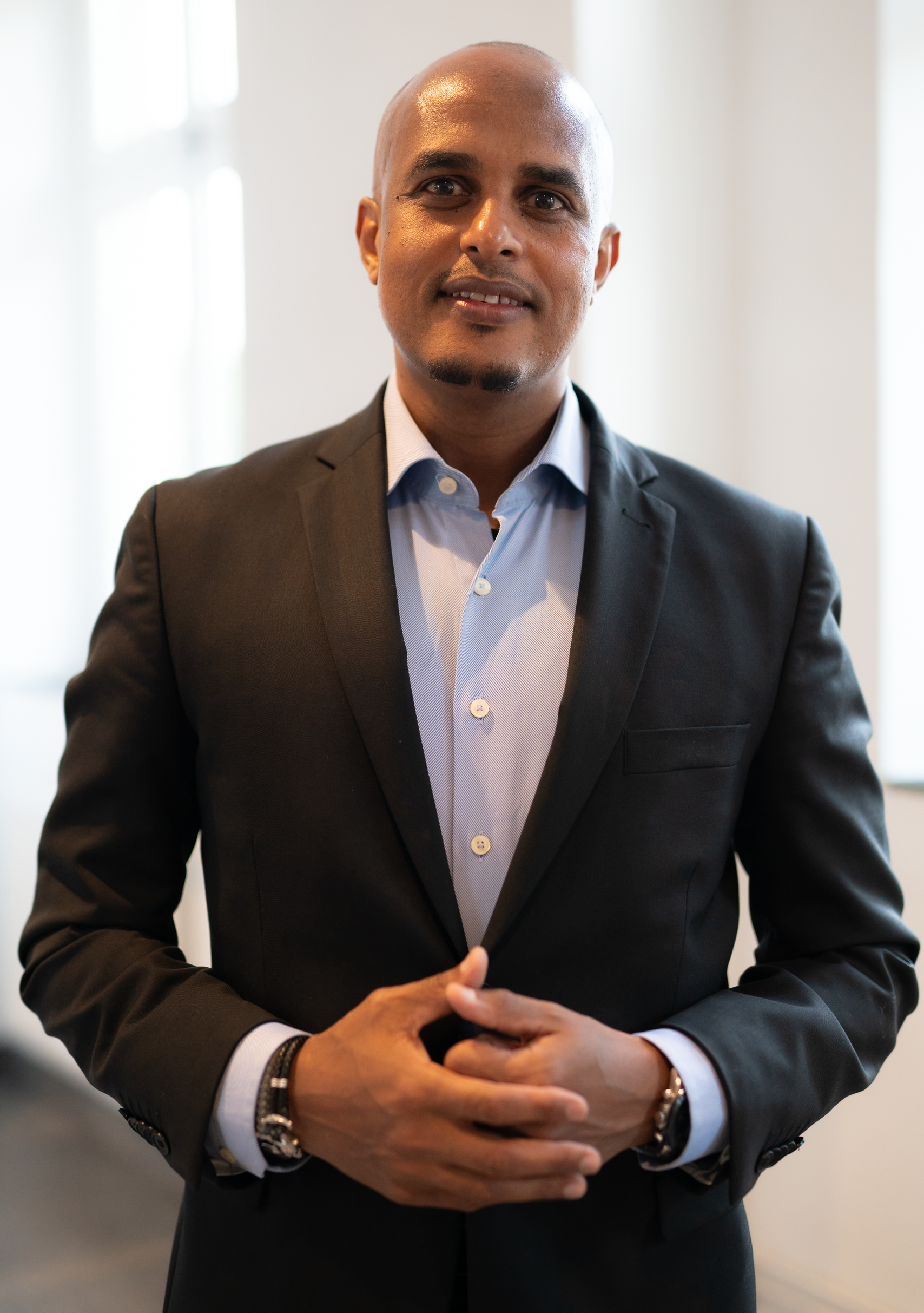 Hållbara lösningar skapas sällan längst ut på kanterna, skriver Qalinle Dayib (C)