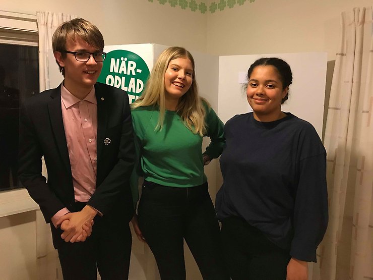 Tre nyvalda ungdomar i CUFs styrelse på Gotland: Niklas Gahne, Hilda de Boer och Nathalie Hallberg Jammeh