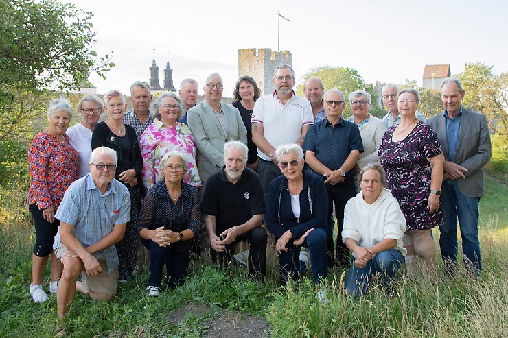 Bakre raden: Annelie Söderstrand, Lena Ohlsson, Barbro Hejdenberg Ronsten, Lars Österlund, Inger Rosén, Sture Gardell, Niklas Olsson, Anna Gahnström, Benny Hagström, Håkan Thornell, Hans Jakobsson, Ann-Christin Wallin, Bo stenström, Ylva Andersson och Göran Westergren. Främre raden: Curt Broberg, Gunnel Lindby, Börje Bendelin, Carin Jakobsson och Britt Landergren Wolter.