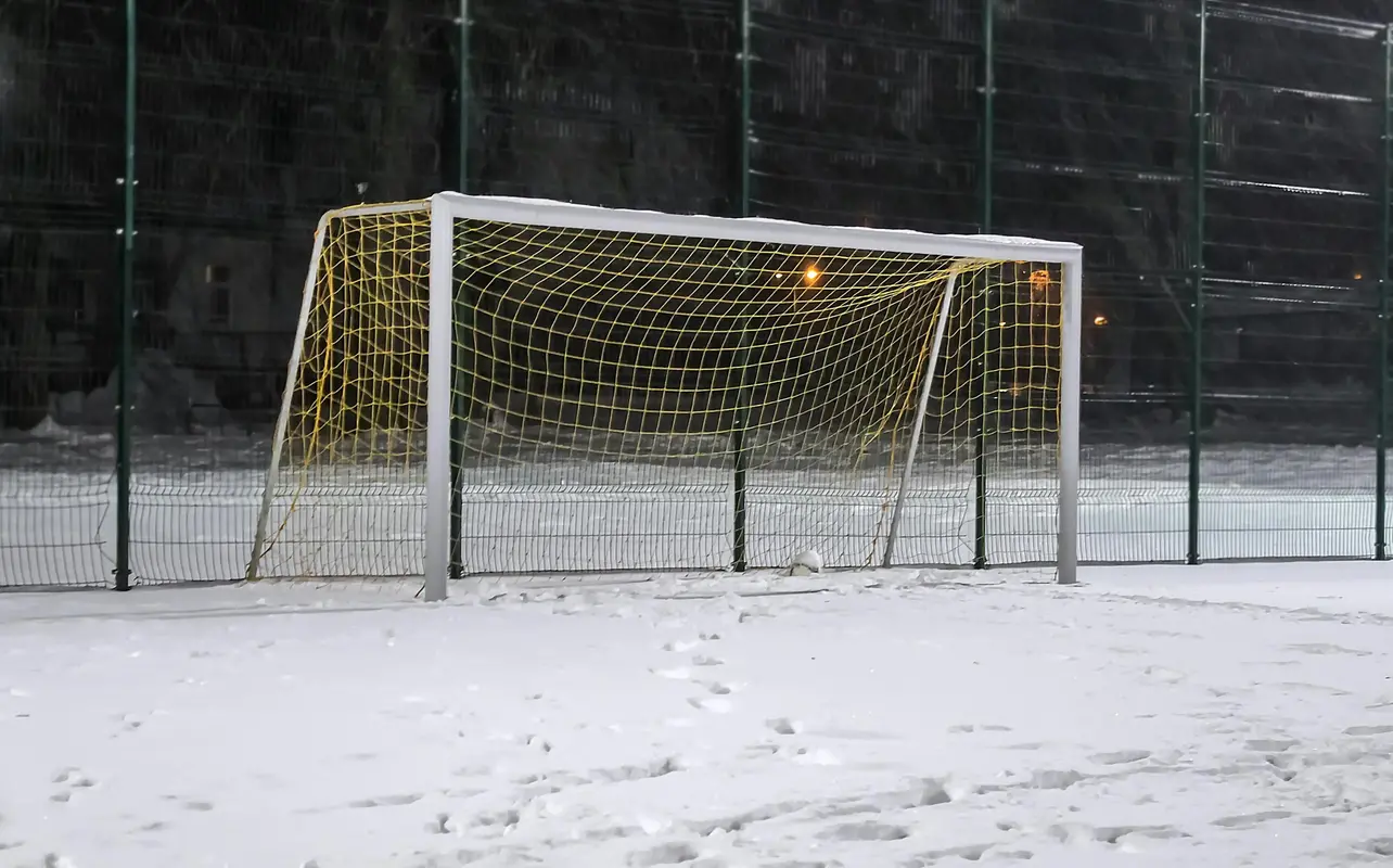 Fotbolsmål i snö