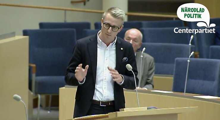 Fredrik Christensson (C) i debatt med infrastrukturminister Anna Johansson (S)